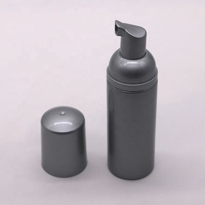 白いプラスチック発泡ボトル PET顔クリーナーのためのポンプ モウス 泡剤のボトル