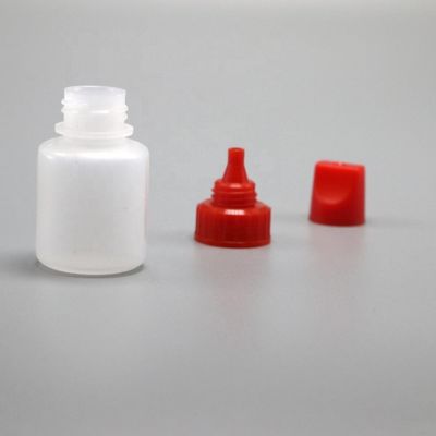 GMP 会社で製薬のためのカスタムラベル 12ml LDPE 圧縮眼滴瓶